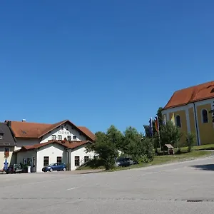 Lindenhof Hetzenbach Hotel